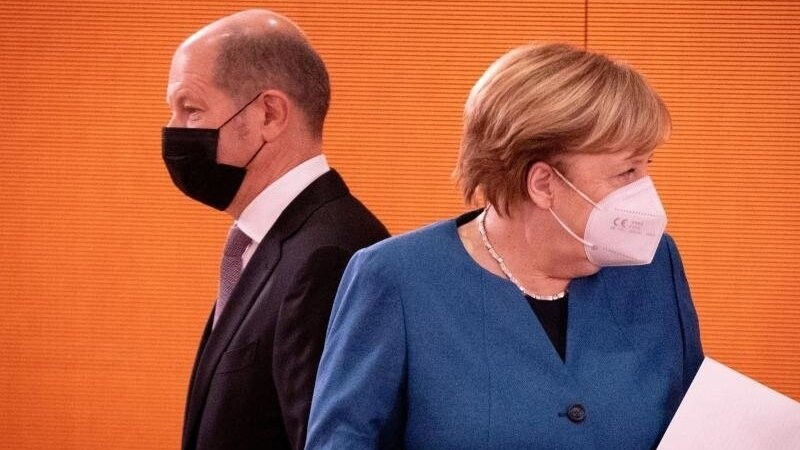 Kanzlerin Angela Merkel (CDU) hat nun in den Wahlkampf mit eingegriffen und sich von Olaf Scholz (SPD) distanziert.