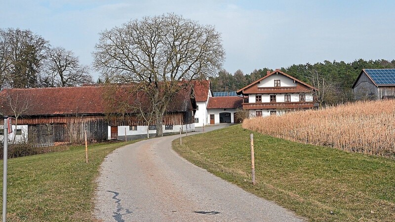 Pfeffersberg besteht aus insgesamt nur einem Hof mit diversen Nebengebäuden.  Foto: Werner Kohl