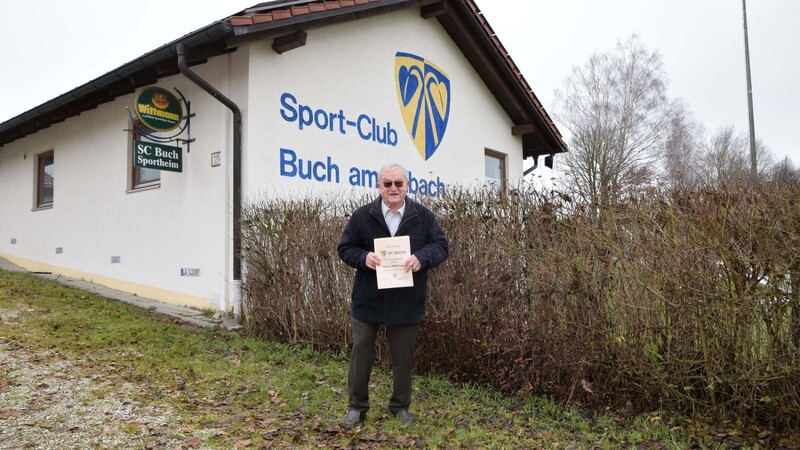 Hans Mißlinger hält dem SC Buch bereits 70 Jahre die Treue. Seine Familie hat den Grund für den ersten Bucher Fußballplatz, der damals noch an der Erlbacher Straße war, zur Verfügung gestellt.