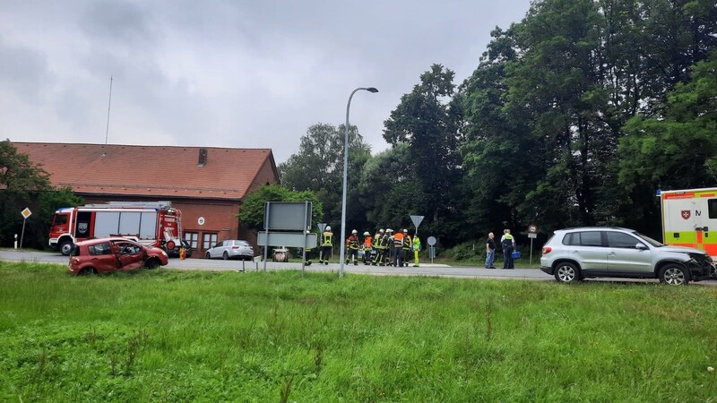 In der Waldmünchner Lommerstraße hat es am Samstagvormittag einen Unfall gegeben.