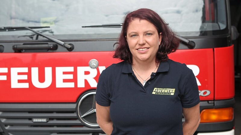 Sabrina Berg ist begeisterte Feuerwehrfrau. Die stellvertretende Kommandantin der Feuerwehr Oberroning möchte mehr Frauen für dieses Ehrenamt begeistern.