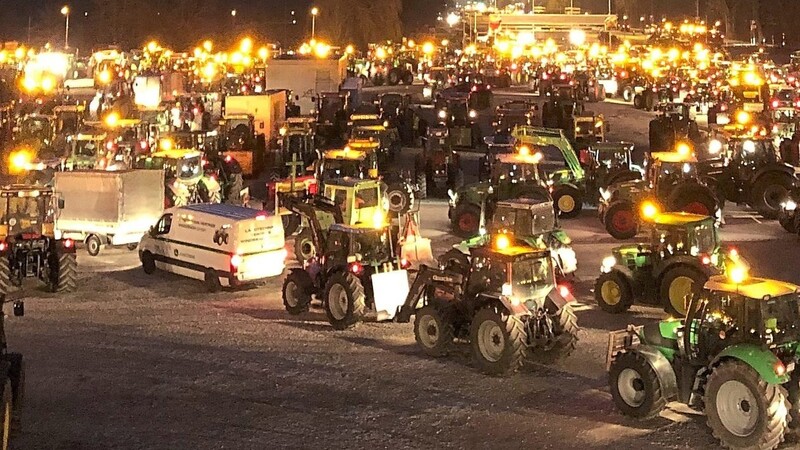 "Land schafft Verbindung" organisierte 2019 zu Protestzwecken zahlreiche Traktoren-Sternfahrten in deutsche Städte.