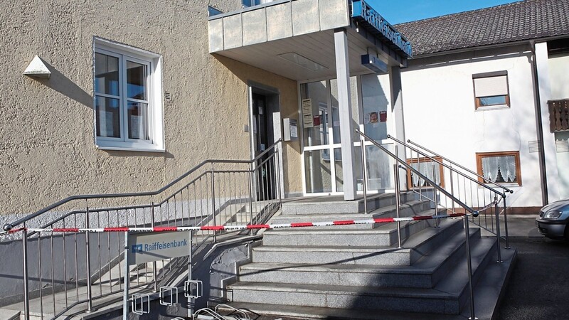 Die Raiffeisenbank in Obersüßbach wurde am Dienstag überfallen.