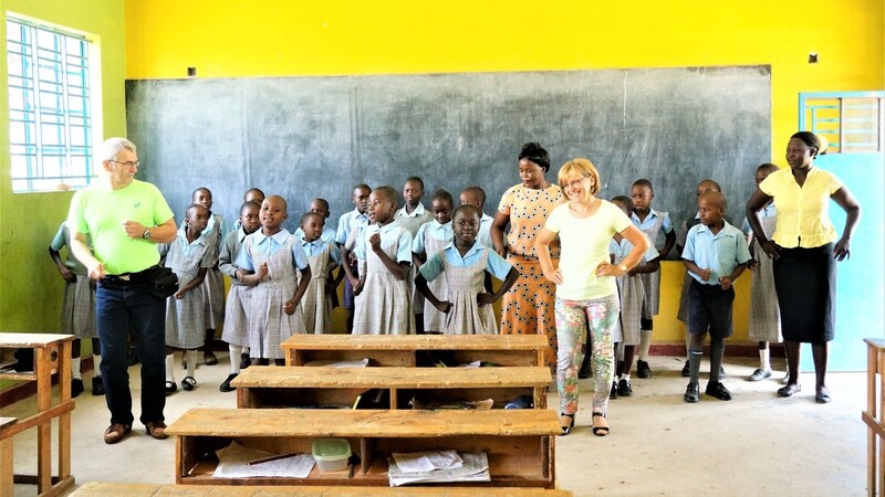 Rita und Richard Schellenberg weilten bereits einige Male in Kenia, um sich persönlich von dem vielseitigen Engagement des Hilfsvereins Sindiso zu überzeugen.
