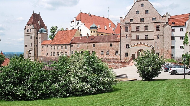 Die Burg Trausnitz hoch über der Stadt war in diesem Sommer ein beliebter Anziehungspunkt für Ausflugsreisende - vor allem auch solche mit 9-Euro-Ticket.