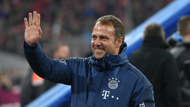 Hansi Flick bleibt über das Saisonende hinaus Trainer des FC Bayern München.