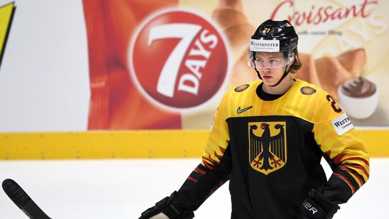 Moritz Seider stößt zum Team der deutschen Eishockey-Nationalmannschaft und soll bei der Weltmeisterschaft eine wichtige Rolle in der Verteidigung einnehmen.