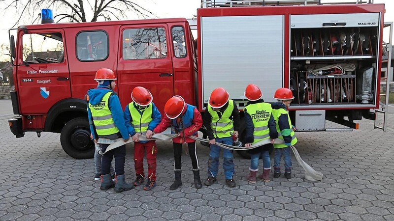Mädchen und Jungen zwischen sechs und zwölf Jahren können sich bei den Geiganter "Britschlkinds" für die Feuerwehr begeistern.