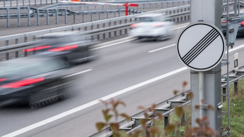 In Deutschland gibt es auf 60 Prozent der Autobahnen keine Geschwindigkeitsbegrenzung.
