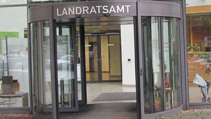 Das Landratsamt Landshut ist am Freitag nur eingeschränkt erreichbar. (Symbolbild)