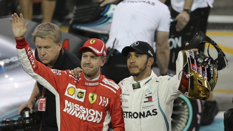 DIE RIVALEN DER RENNBAHN duellieren sich erneut: Sebastian Vettel (l.) und Lewis Hamilton fahren auf Sieg beim Großen Preis von China.