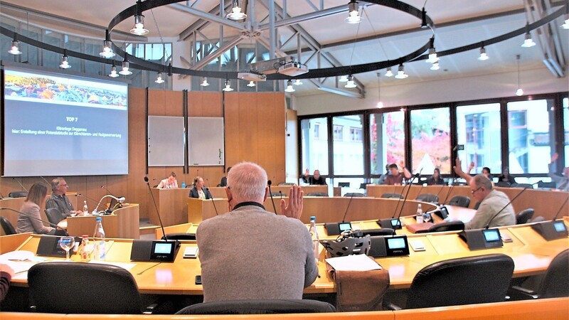 Einigkeit im neuen Ausschuss: Bei der Premierensitzung des städtischen Klima- und Nachhaltigkeitsausschusses im Neuen Rathaus gab es bei keinem Tagesordnungspunkt eine Gegenstimme.