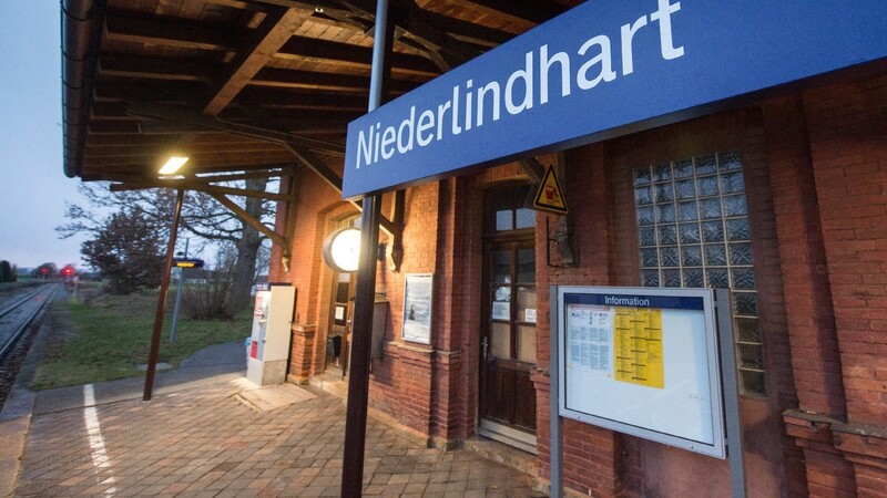 Die Bahn meldet Beeinträchtigungen auf der Bahnstrecke bei Niederlindhart (Archivbild).