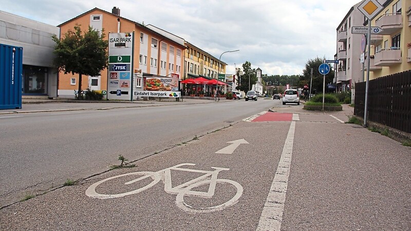 21 Tage lang wurden so viele Strecken wie möglich mit dem Fahrrad bewältigt. Dabei zeigte sich, wie gut es sich in der Bergstadt mit dem Drahtesel fahren lässt. Vor allem der Weg entlang der Straubinger Straße wird als "gewöhnungsbedürftig" empfunden .