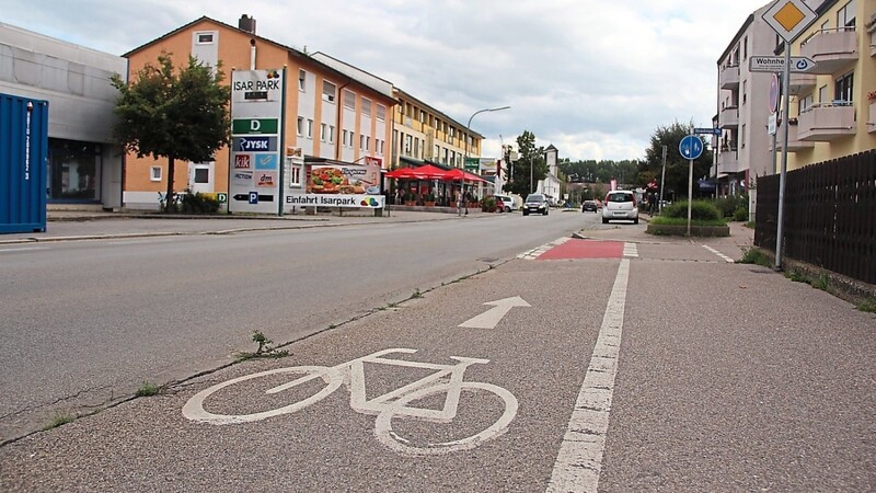 21 Tage lang wurden so viele Strecken wie möglich mit dem Fahrrad bewältigt. Dabei zeigte sich, wie gut es sich in der Bergstadt mit dem Drahtesel fahren lässt. Vor allem der Weg entlang der Straubinger Straße wird als "gewöhnungsbedürftig" empfunden .