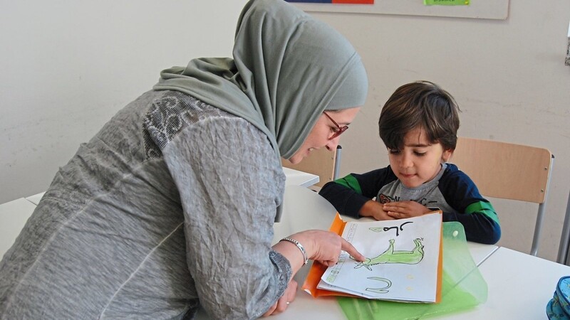 Lena Hamui ist keine ausgebildete Lehrerin. Trotzdem gründete sie vor sechs Jahren die Amal-Schule für Kinder von Migranten, die zusätzlich zur deutschen Sprache auch ihre Muttersprache lernen wollen.
