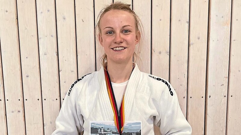 Emily Lorenz erkämpfte sich in der Gewichtsklasse bis 63 Kilogramm Platz 1 bei der süddeutschen U18-Meisterschaft.