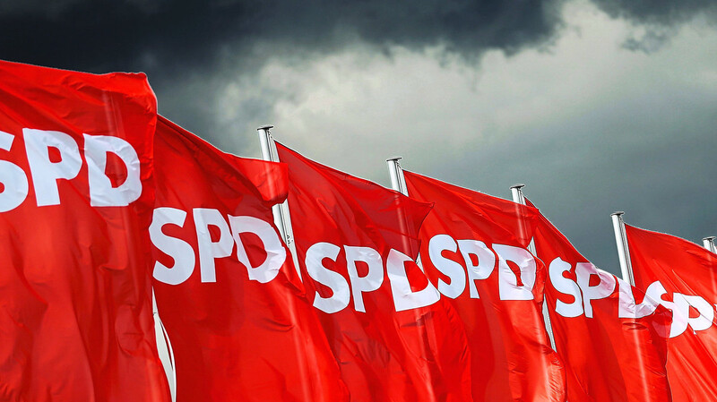 Ein Bild mit Symbolcharakter: Über der SPD hängen düstere Wolken. Wie es mit der einstigen Volkspartei im Landkreis Regensburg weitergehen soll, ist offen.