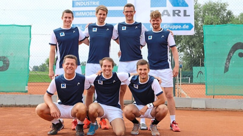 Die erste Herrenmannschaft des Tennisclubs Hengersberg holte souverän den Meistertitel in der Landesliga und darf in der kommenden Saison in der Bayernliga aufschlagen.