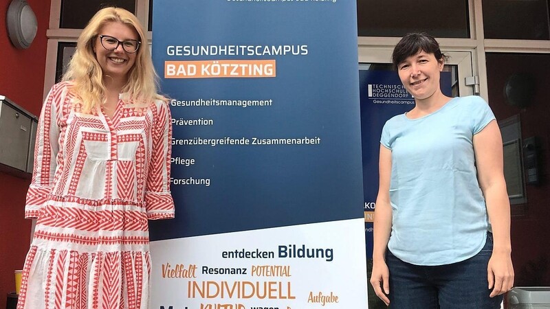 Eva Liedtke (Gesundheitsregion Plus, l.) und Kathrin Martin (Gesundheitscampus Bad Kötzting) stellten ihre Arbeit und gemeinsame Projekte vor.
