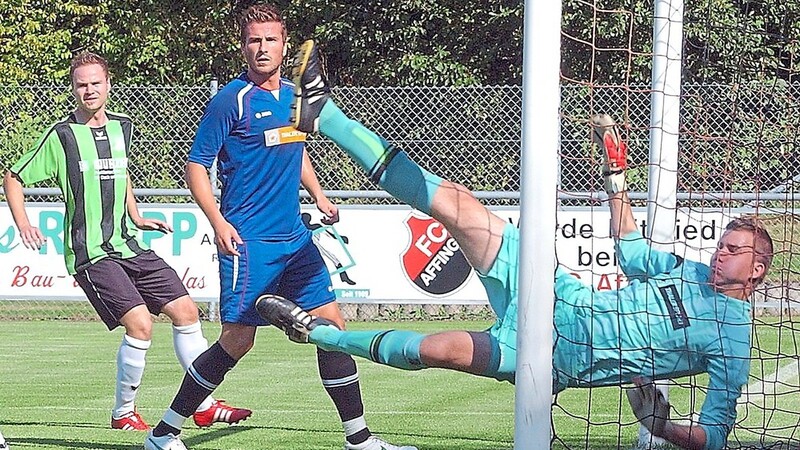 Als Torhüter und Trainer aktiv: Andreas Rixinger will seinen Heimatverein SV Buchhofen über die Relegation in die Kreisklasse führen.
