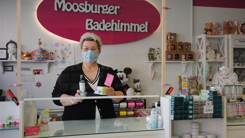 Sabine Roth-Forstner hat ihren Badehimmel derzeit nur vormittags geöffnet, weil einfach zu wenig Kunden kommen.