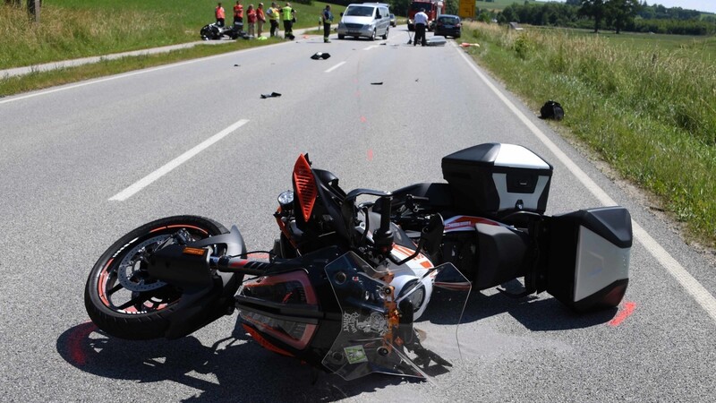 Ein 61-jähriger Motorradfahrer ist am Samstag auf der B 299 bei Grieshäusl ums Leben gekommen.