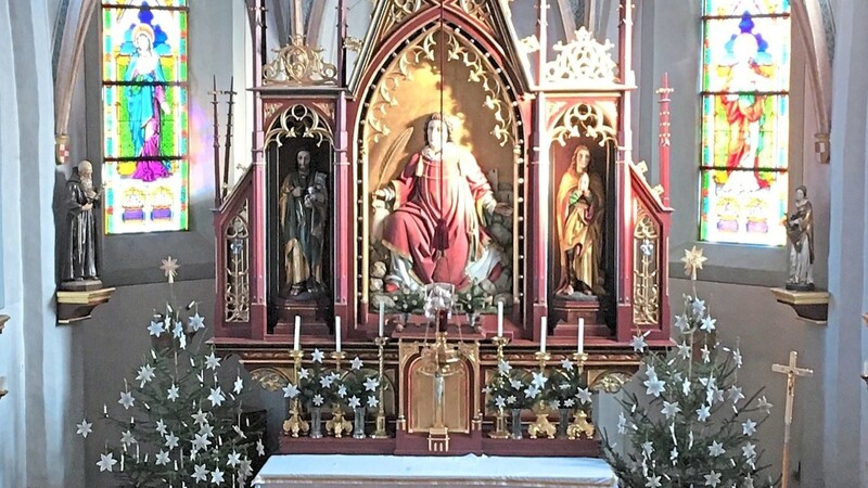 Weihnachtlich geschmückt präsentiert sich derzeit die Kirche St. Stephanus in Zustorf.