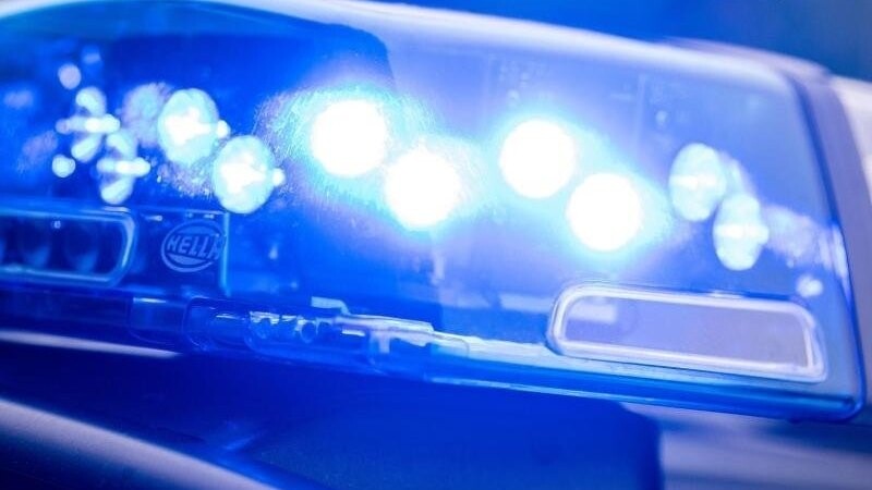 Die Polizei Landshut fahndet nach fünf Männern, die versucht hatten, einen 26-Jährigen auszurauben. (Symbolfoto)