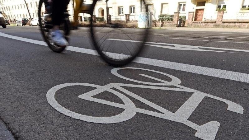 Viele Radfahrer in Bayern finden die Fahrradfreundlichkeit ihrer Kommune schlecht (Symbolbild).