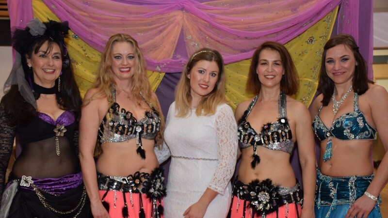 Die "Orientalische Tanzshow" ist bestens gelungen! Darüber freuten sich die Organisatorinnen Petra Hermann, Elfe Binder, Antonia Dettenhofer, Nicole Fischer und Ramona Schmid (von links).