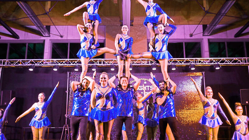 Die Tanzgruppe "Starlights" aus Ergolding mit ihrem Tanzprogramm 2019.