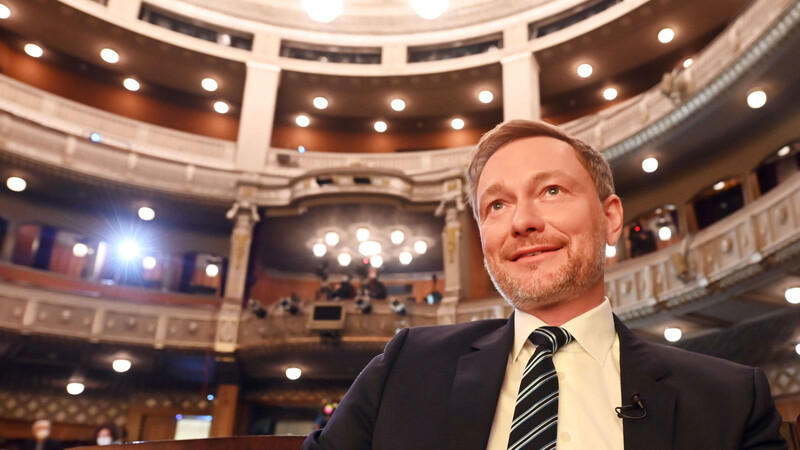 Der FDP-Chef und Finanzminister beim traditionellen Dreikönigstreffen im Stuttgarter Staatstheater.