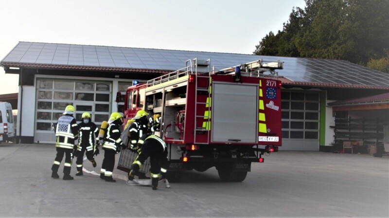 Am Samstag übten die Feuerwehren in Arnbruck für den Ernstfall.