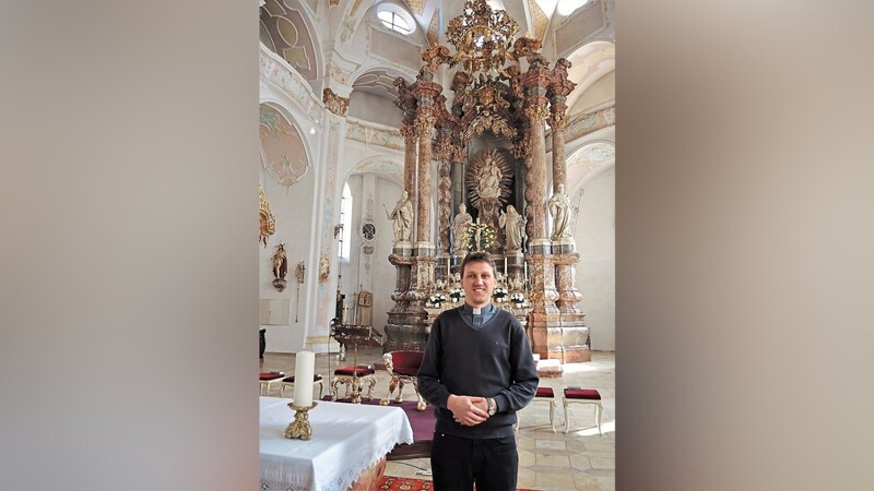Insgesamt vier Jahre seiner Kaplanszeit verbringt Reinhold Aigner in der Pfarrei Mariä Himmelfahrt in Deggendorf. Im September tritt er seine erste Stelle als Pfarrer an.