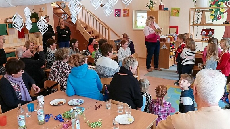 Einen Oma-Opa-Nachmittag hat der Kindergarten "Am Vogelhölzl" veranstaltet.