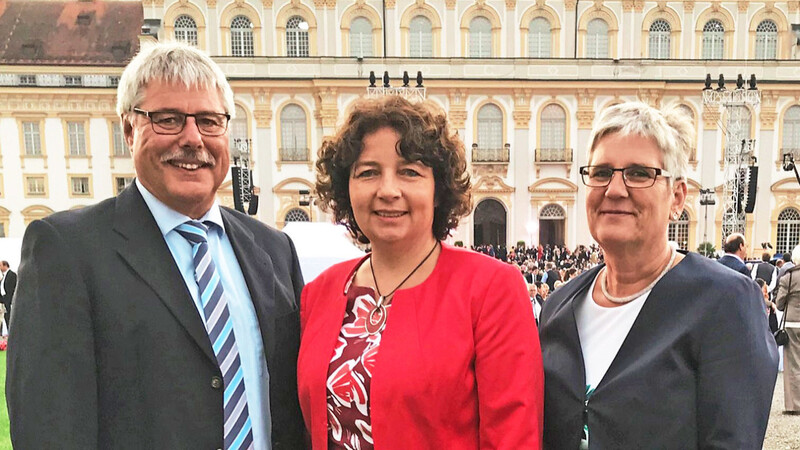 Sabine und Fritz Schweibold mit der Landtagsabgeordneten Ruth Müller.