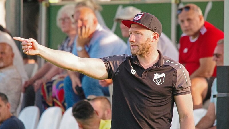 Andreas Meyer ist seit rund zwei Jahren Trainer beim Landesligisten FC Tegernheim.