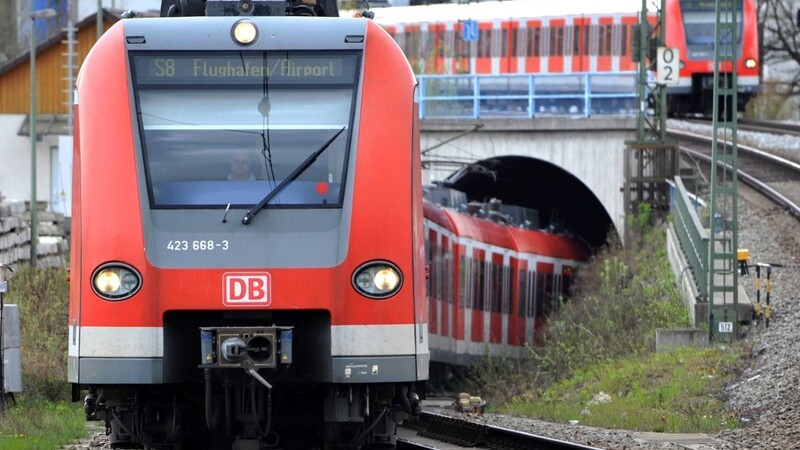 Ende 2018 konnte bereits die sogenannte Neufahrner Kurve in Betrieb genommen werden. Fahrgästen aus Richtung Regensburg, Landshut, Moosburg und Freising steht seitdem eine stündliche und umsteigefreie Verbindung direkt an den Münchener Flughafen zur Verfügung. (Symbolbild)