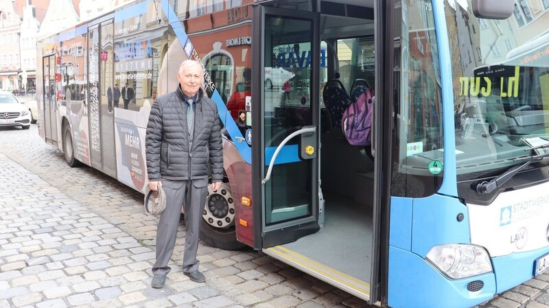 Da ihr Führerschein nach der Rückgabe in aller Regel für immer weg ist, sollten Senioren auch für immer kostenlos Stadtbus fahren dürfen, meint Seniorenbeirats-Vorsitzender Franz Wölfl.