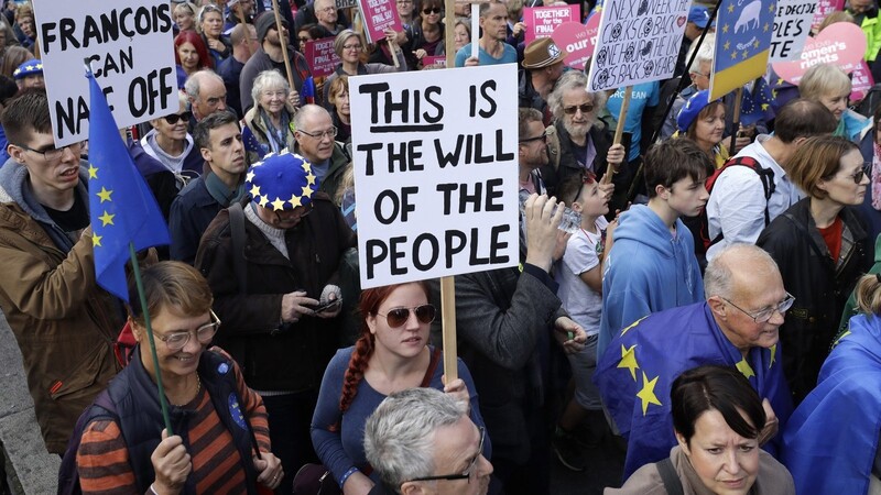 Brexit-Gegner demonstrieren in London.