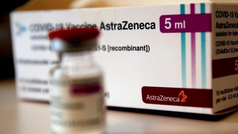 Der vorübergehende Impfstopp mit dem Präparat von AstraZeneca hemmt auch den Zeitplan des Impfzentrums im Landkreis Landshut. (Symbolfoto)