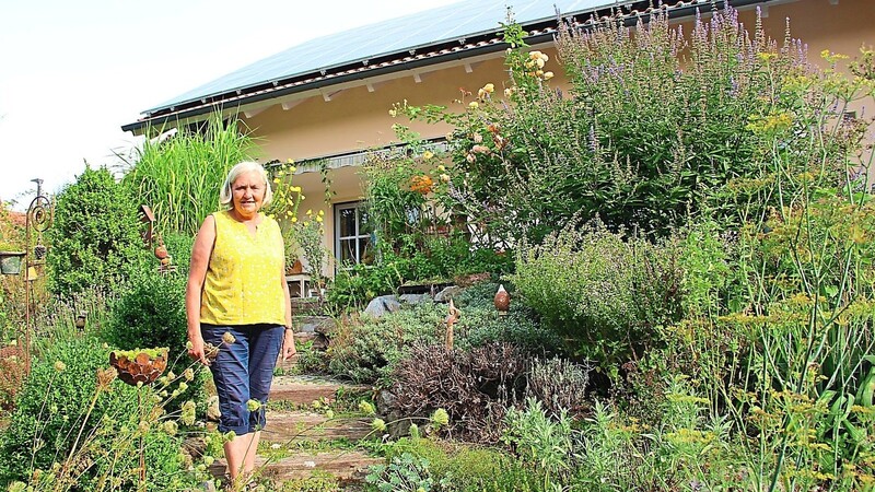 Christine Kleiner liegt viel an einem gesunden Garten mit vielen Pflanzen.