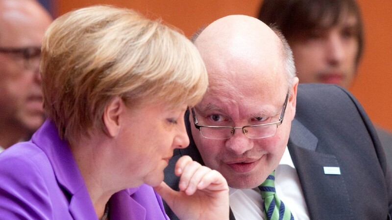 Kanzlerin Angela Merkel und Wirtschaftsminister Peter Altmaier.