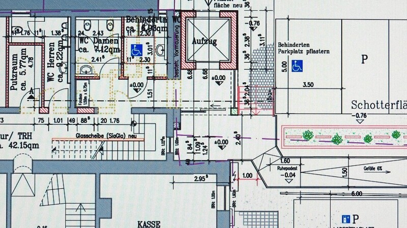 Der vom Ingenieurbüro vorgestellte Plan für den Anbau eines Aufzuges am Rathaus.