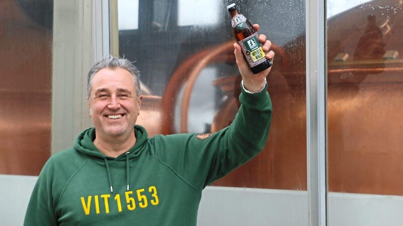 Der Viechtacher Brauerei-Chef Markus Grüsser freut sich über den großen Erfolg des neuen Bieres "Wilder Wald".
