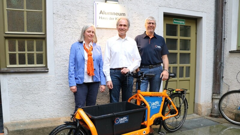 Regine und Klaus Wörle sowie Stefan Pusch vom ADFC Regensburg. Überrascht haben die Radverkehr-Experten die Ergebnisse der Umfrage nicht.