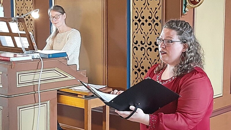 Beim Auftaktkonzert am Samstag wurde Solistin Magdalena Brandl von Martina Strobl an der Orgel des Wallfahrtskirche Maria Hilf begleitet.