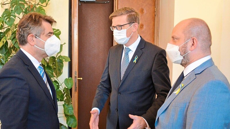 Václav Bernard (rechts) war im polnischen Krakau Teilnehmer einer zweitägigen Besprechung von EU-Verkehrsministern.