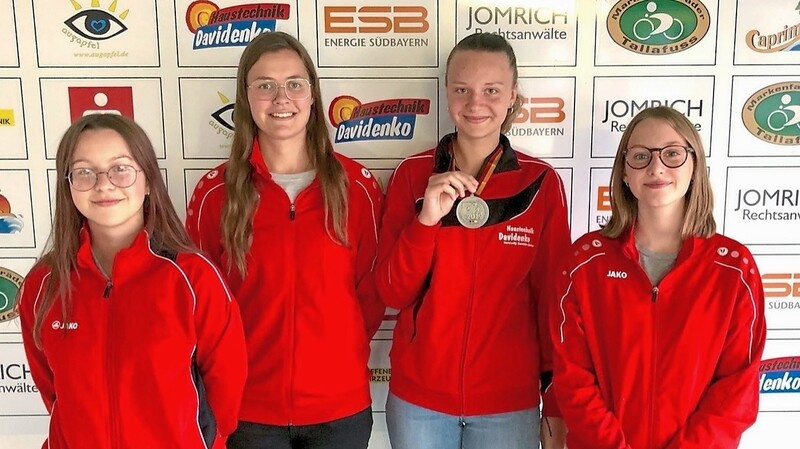 Einige der Teilnehmer an den Deutschen Meisterschaften: Evelyn Stiben (von links), Nina Menauer, Karina Judin und Julia Mederer.